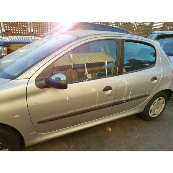 peugeot 206 berlina del año 2001