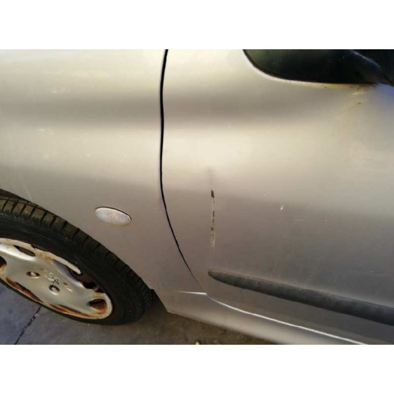 peugeot 206 berlina del año 2001