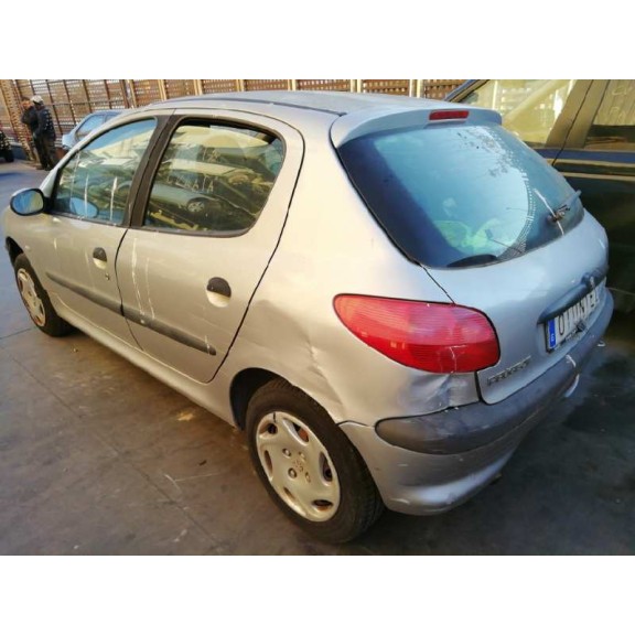 peugeot 206 berlina del año 2001