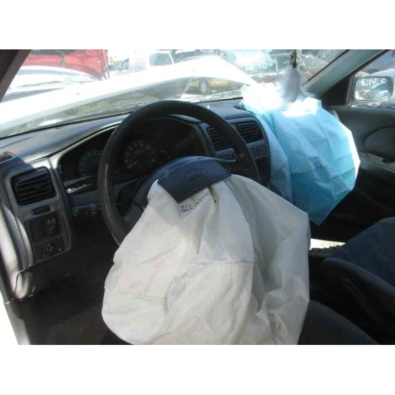 nissan almera (n15) del año 2000