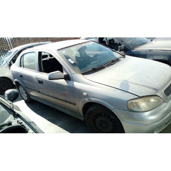 opel astra g berlina del año 2000