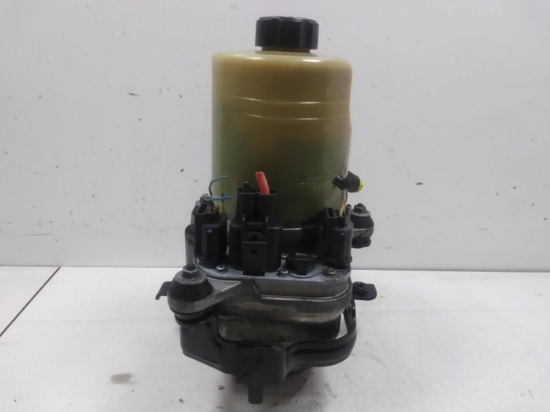 Recambio de bomba direccion para ford focus c-max (cap) 1.6 tdci cat referencia OEM IAM 3M513K515DG  