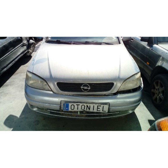 opel astra g berlina del año 2000