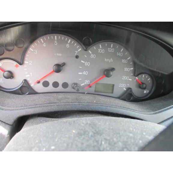 ford focus berlina (cak) del año 2001