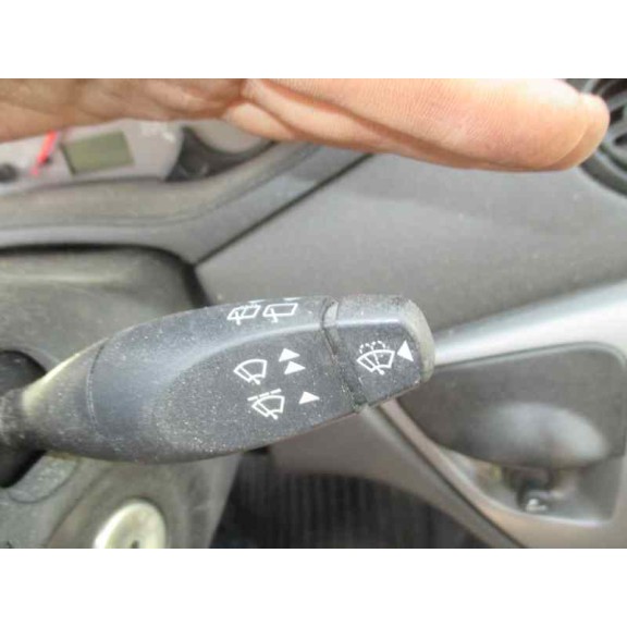 ford focus berlina (cak) del año 2001