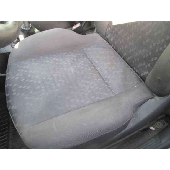 ford focus berlina (cak) del año 2001