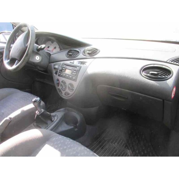 ford focus berlina (cak) del año 2001