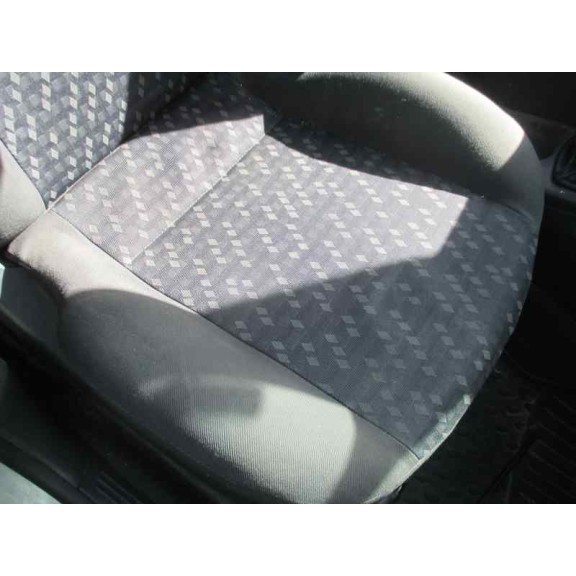 ford focus berlina (cak) del año 2001