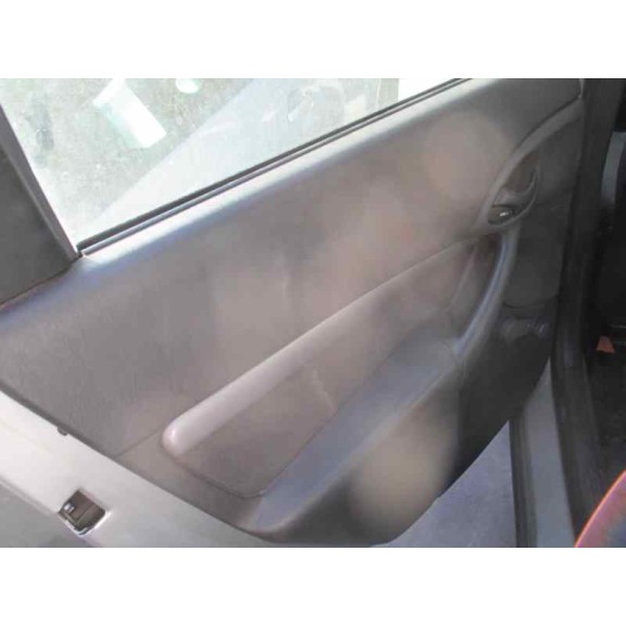 ford focus berlina (cak) del año 2001