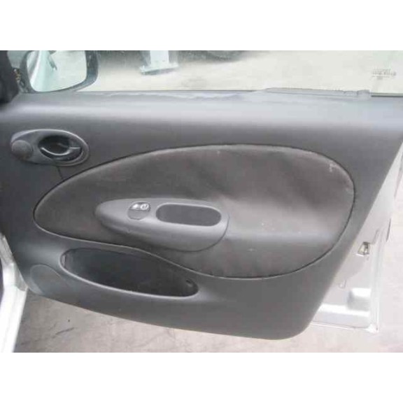 ford fiesta berlina (dx) del año 2000