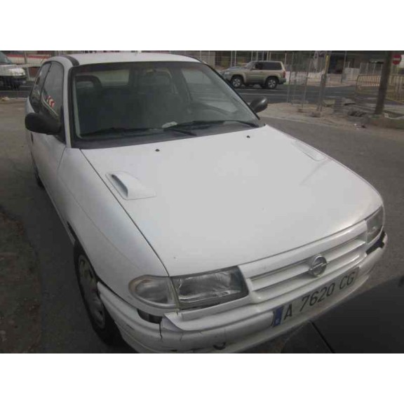 opel astra f berlina del año 1993
