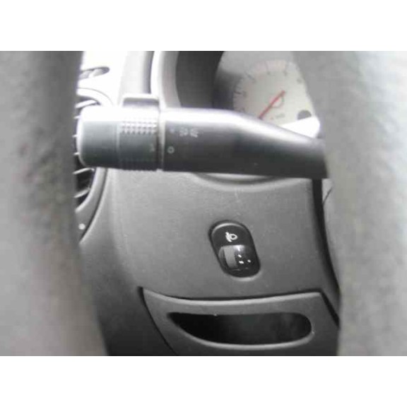 ford fiesta berlina (dx) del año 2000