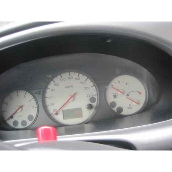 ford fiesta berlina (dx) del año 2000