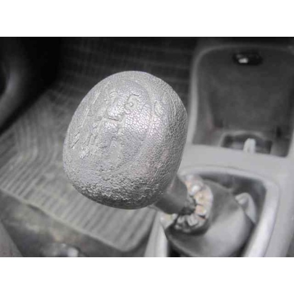 ford fiesta berlina (dx) del año 2000