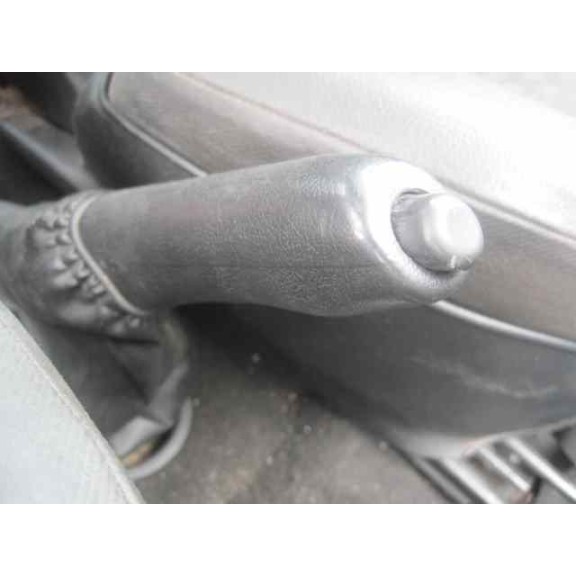 ford fiesta berlina (dx) del año 2000