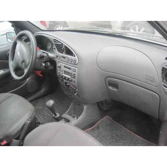 ford fiesta berlina (dx) del año 2000
