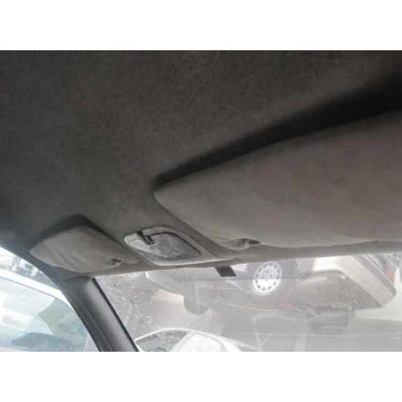 ford fiesta berlina (dx) del año 2000