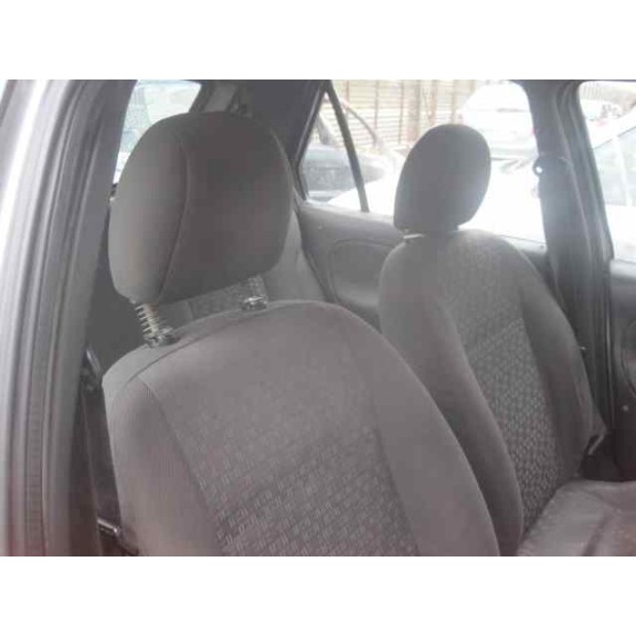 ford fiesta berlina (dx) del año 2000