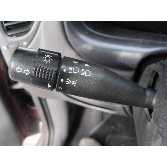 ford fiesta berlina del año 1999