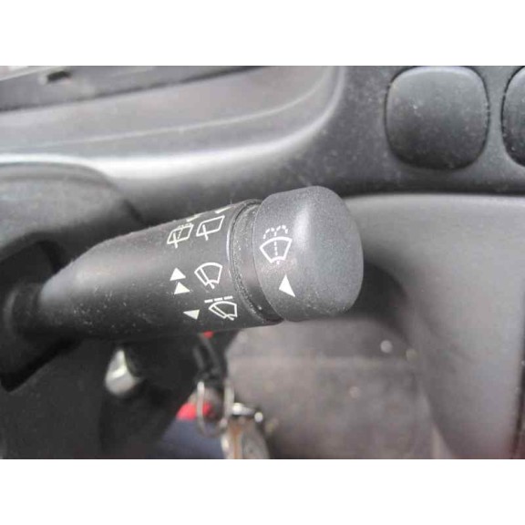 ford fiesta berlina del año 1999