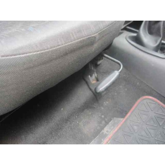 ford fiesta berlina (dx) del año 2000