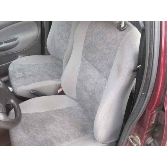 ford fiesta berlina del año 1999