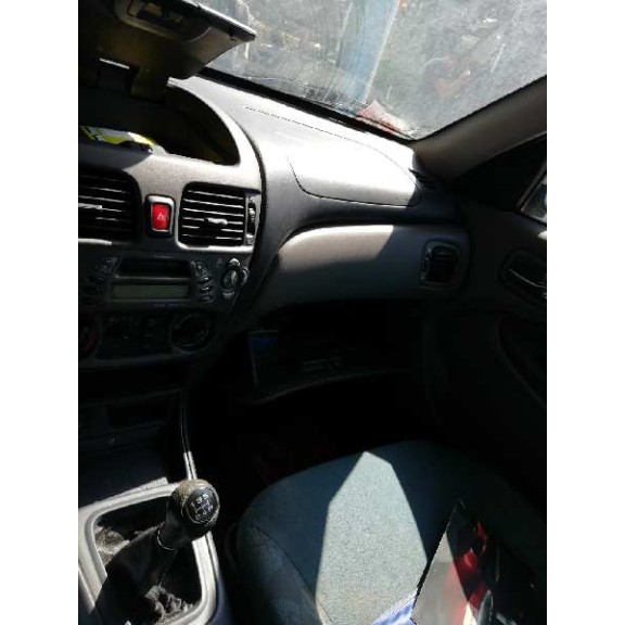 nissan almera (n16/e) del año 2001