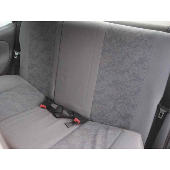 ford fiesta berlina del año 1999