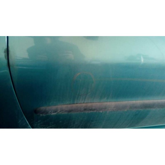 peugeot 206 berlina del año 2001