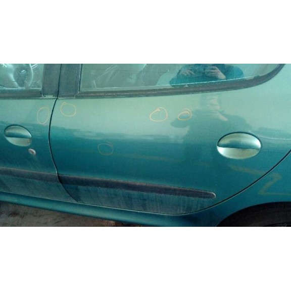 peugeot 206 berlina del año 2001