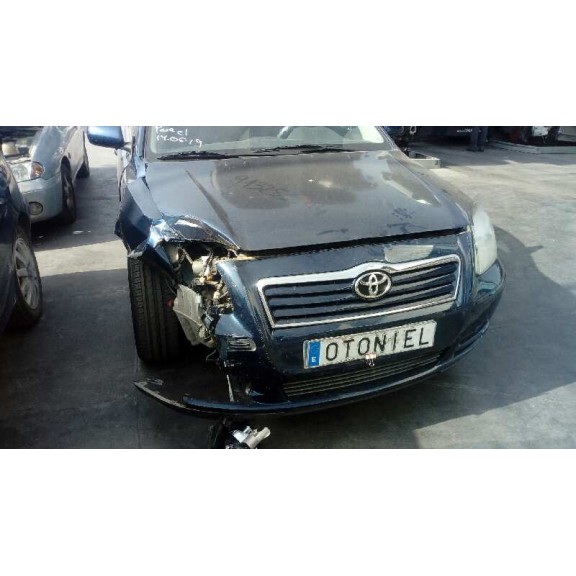 toyota avensis berlina (t25) del año 2004