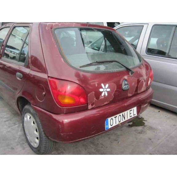 ford fiesta berlina del año 1999