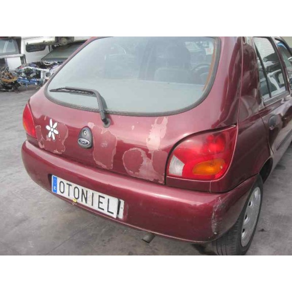 ford fiesta berlina del año 1999