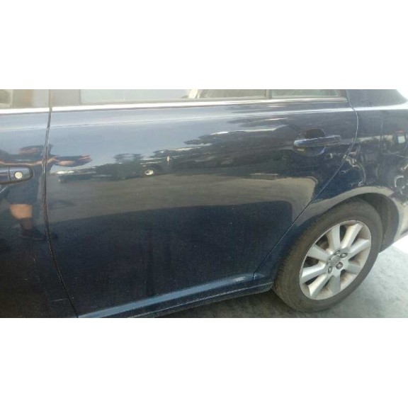 toyota avensis berlina (t25) del año 2004