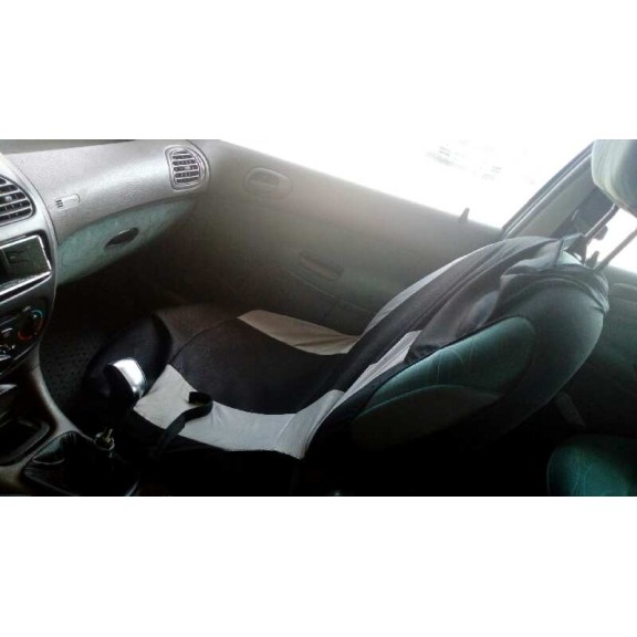 peugeot 206 berlina del año 2001