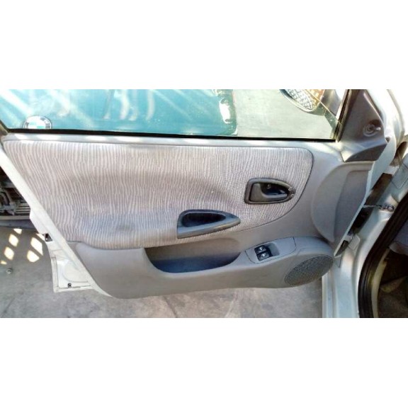 renault megane i fase 2 berlina (ba0) del año 2001