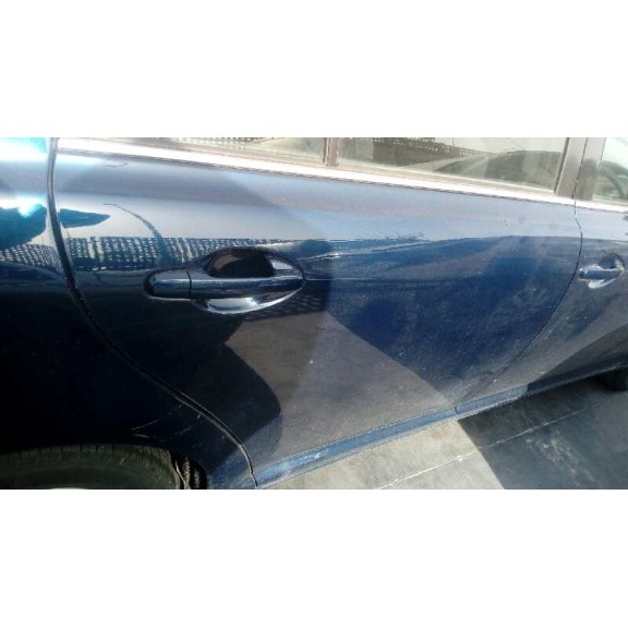 toyota avensis berlina (t25) del año 2004