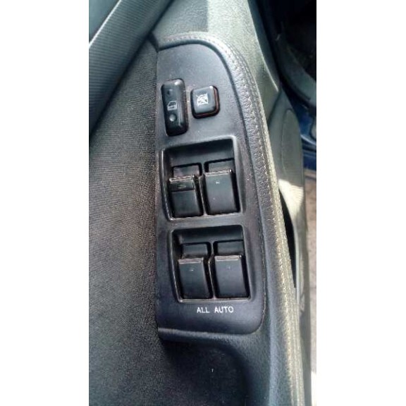 toyota avensis berlina (t25) del año 2004