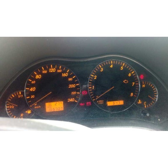 toyota avensis berlina (t25) del año 2004