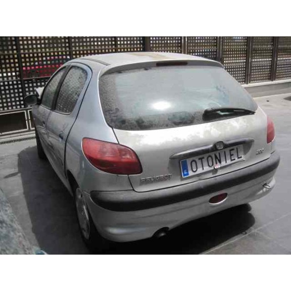 peugeot 206 berlina del año 2001