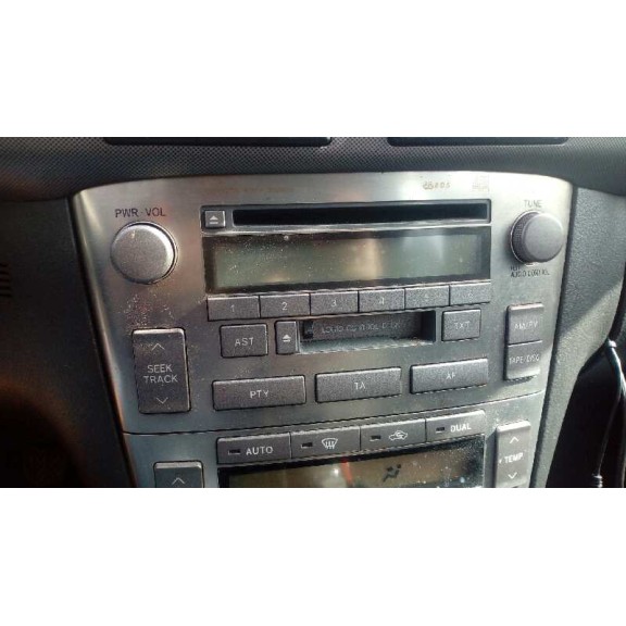 toyota avensis berlina (t25) del año 2004