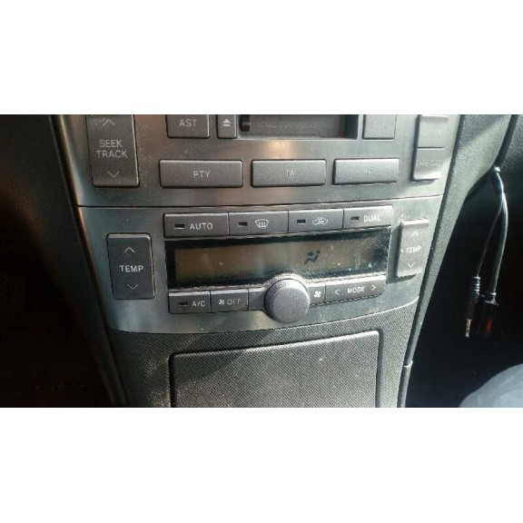 toyota avensis berlina (t25) del año 2004