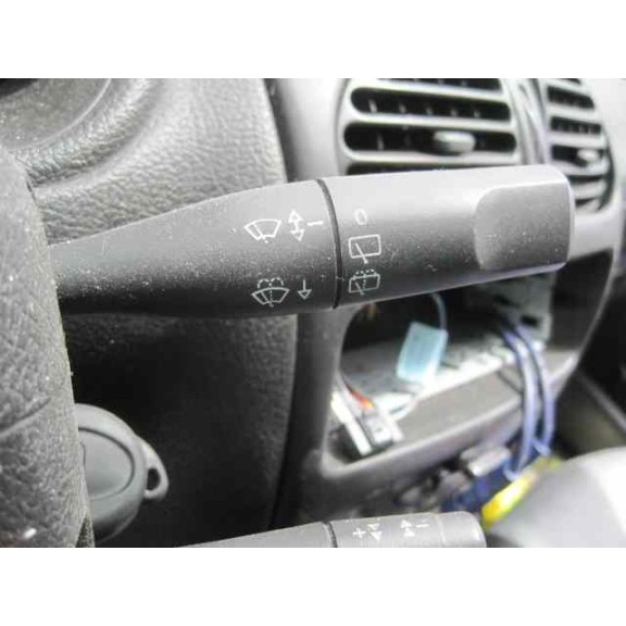 peugeot 206 berlina del año 2001