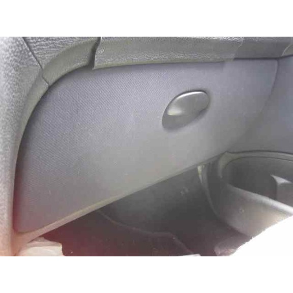 peugeot 206 berlina del año 2001