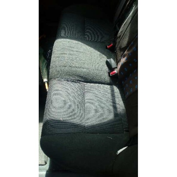 toyota avensis berlina (t25) del año 2004