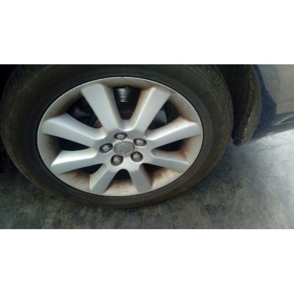 toyota avensis berlina (t25) del año 2004