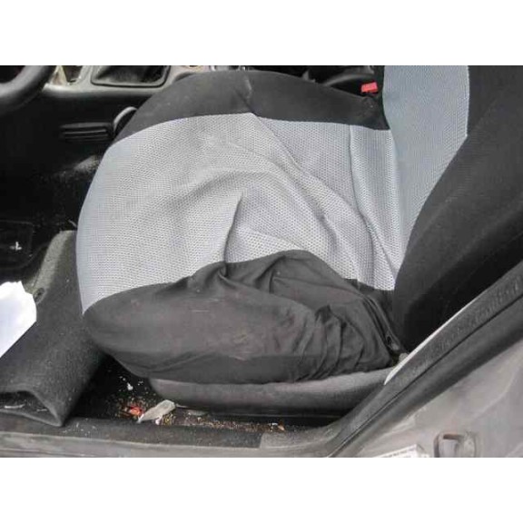 peugeot 206 berlina del año 2001