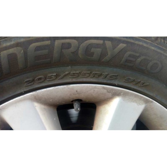 toyota avensis berlina (t25) del año 2004