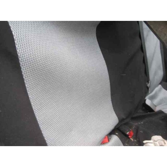 peugeot 206 berlina del año 2001