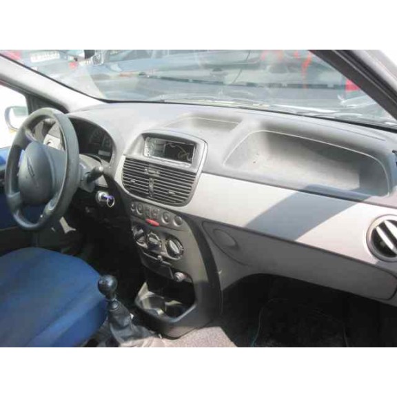 fiat punto berlina (188) del año 2000